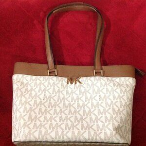 **Sale** Michael Kors Florence Signature Large Tote Purse READ LISTING